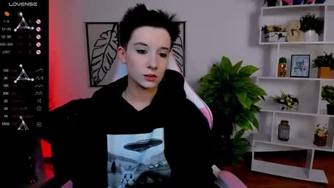 Snapshot of _rein_ramm chatting on 02/18/25, 06:04 Rein online show from 02/18/25, 06:04