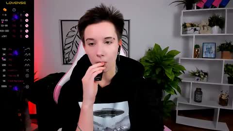 Snapshot of _rein_ramm chatting on 03/04/25, 06:04 Rein online show from 03/04/25, 06:04