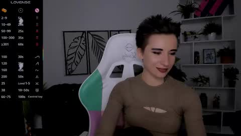 Snapshot of _rein_ramm chatting on 10/07/25, 06:49 Rein online show from 10/07/25, 06:49