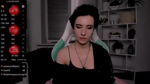 Snapshot of _rein_ramm chatting on 10/22/25, 08:19 Rein online show from 10/22/25, 08:19