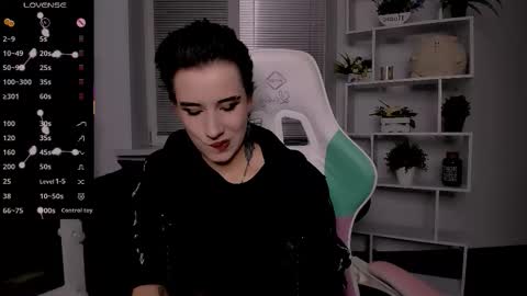 Snapshot of _rein_ramm chatting on 10/25/25, 07:19 Rein online show from 10/25/25, 07:19