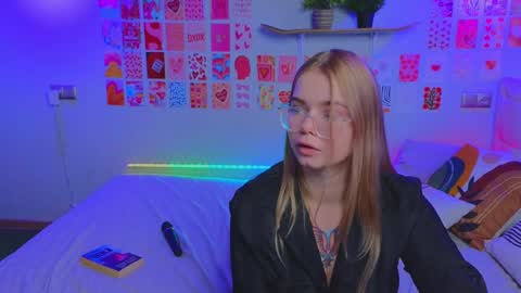 LISSAPVT IS OPEN online show from 02/06/25, 10:04