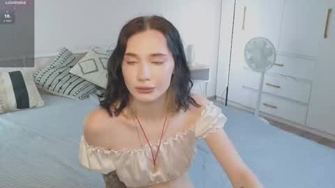 Snapshot of _reverse_gang_ chatting on 09/19/25, 04:47 LISSAPVT IS OPEN online show from 09/19/25, 04:47