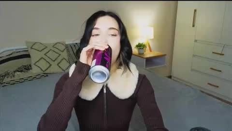 Snapshot of _reverse_gang_ chatting on 10/04/25, 04:54 LISSAPVT IS OPEN online show from 10/04/25, 04:54