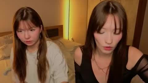 Snapshot of _reverse_gang_ chatting on 10/18/25, 04:41 LISSAPVT IS OPEN online show from 10/18/25, 04:41