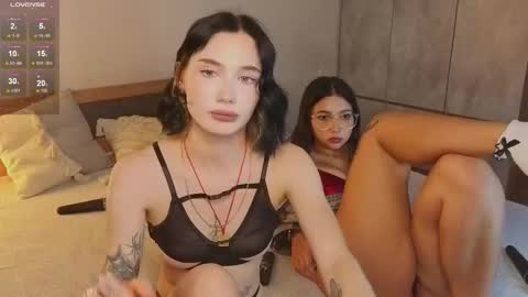 Snapshot of _reverse_gang_ chatting on 10/24/25, 02:57 LISSAPVT IS OPEN online show from 10/24/25, 02:57