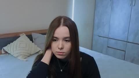 Snapshot of _reverse_gang_ chatting on 10/27/25, 09:13 LISSAPVT IS OPEN online show from 10/27/25, 09:13