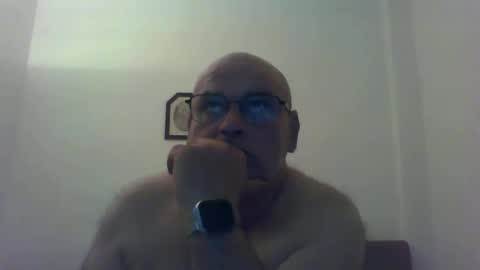 Snapshot of _reyi chatting on 05/19/26, 06:20 REY online show from 05/19/26, 06:20
