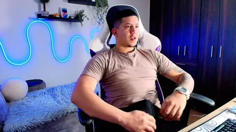 Snapshot of _robertobaggio chatting on 01/22/25, 01:53 Roberto online show from 01/22/25, 01:53