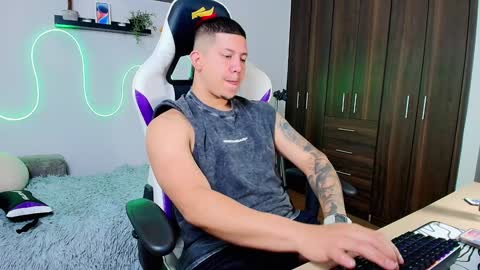 Snapshot of _robertobaggio chatting on 01/25/25, 02:25 Roberto online show from 01/25/25, 02:25