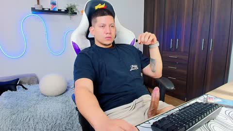 Snapshot of _robertobaggio chatting on 01/29/25, 02:10 Roberto online show from 01/29/25, 02:10