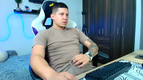 Snapshot of _robertobaggio chatting on 02/04/25, 12:33 Roberto online show from 02/04/25, 12:33