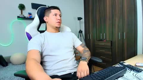 Snapshot of _robertobaggio chatting on 02/06/25, 12:26 Roberto online show from 02/06/25, 12:26