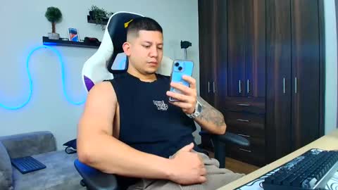 Snapshot of _robertobaggio chatting on 02/08/25, 12:17 Roberto online show from 02/08/25, 12:17