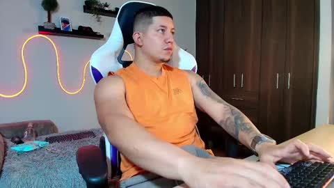 Snapshot of _robertobaggio chatting on 02/16/25, 01:38 Roberto online show from 02/16/25, 01:38