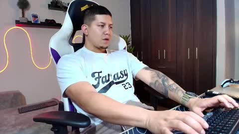 Snapshot of _robertobaggio chatting on 02/21/25, 12:28 Roberto online show from 02/21/25, 12:28