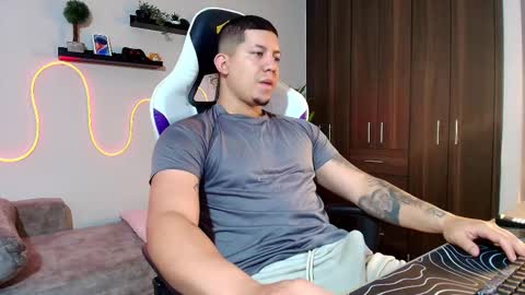 Snapshot of _robertobaggio chatting on 02/25/25, 12:34 Roberto online show from 02/25/25, 12:34