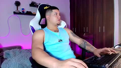 Snapshot of _robertobaggio chatting on 03/08/25, 05:07 Roberto online show from 03/08/25, 05:07