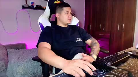 Snapshot of _robertobaggio chatting on 03/12/25, 12:36 Roberto online show from 03/12/25, 12:36