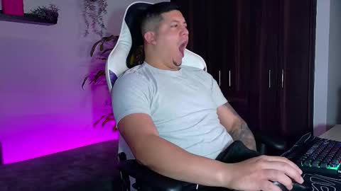 Snapshot of _robertobaggio chatting on 10/05/25, 12:36 Roberto online show from 10/05/25, 12:36