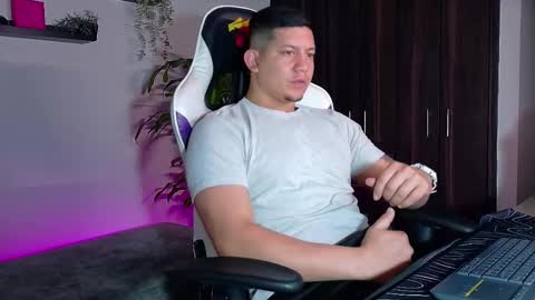 Snapshot of _robertobaggio chatting on 10/06/25, 12:24 Roberto online show from 10/06/25, 12:24