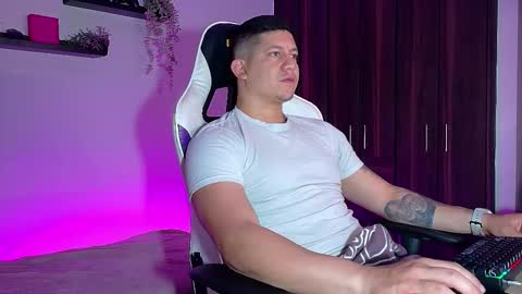 Snapshot of _robertobaggio chatting on 10/20/25, 12:27 Roberto online show from 10/20/25, 12:27