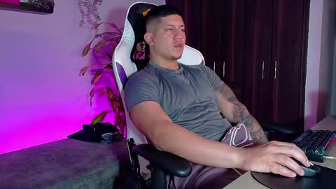 Snapshot of _robertobaggio chatting on 10/24/25, 08:49 Roberto online show from 10/24/25, 08:49