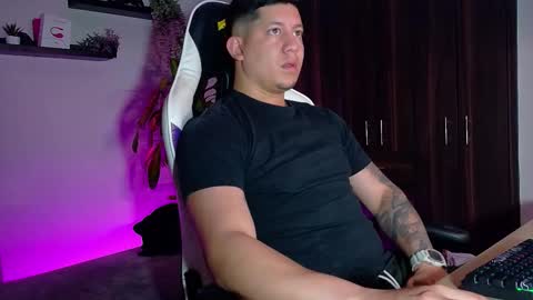 Snapshot of _robertobaggio chatting on 12/17/25, 10:54 Roberto online show from 12/17/25, 10:54