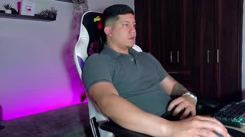 Snapshot of _robertobaggio chatting on 12/19/25, 11:39 Roberto online show from 12/19/25, 11:39