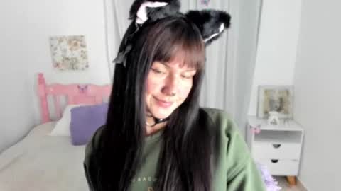 Snapshot of _roxy_1 chatting on 11/01/25, 01:40 veronik independent model online show from 11/01/25, 01:40