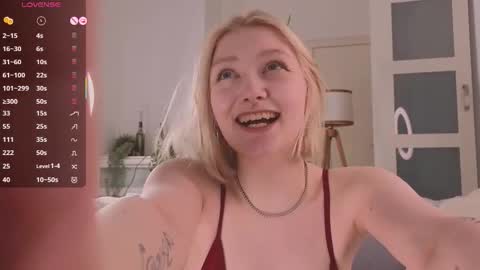 Snapshot of _rude_girl_ chatting on 10/10/25, 04:06 Eve online show from 10/10/25, 04:06