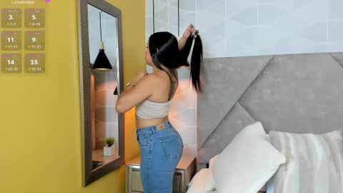 Snapshot of _sammy_fit chatting on 11/13/25, 12:59 Antonella online show from 11/13/25, 12:59