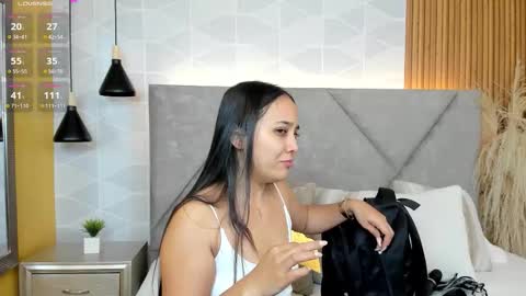 Snapshot of _sammy_fit chatting on 11/24/25, 01:00 Antonella online show from 11/24/25, 01:00