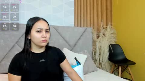 Snapshot of _sammy_fit chatting on 12/01/25, 12:43 Antonella online show from 12/01/25, 12:43