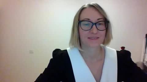 _sandyqueen__ online show from 12/04/25, 07:00