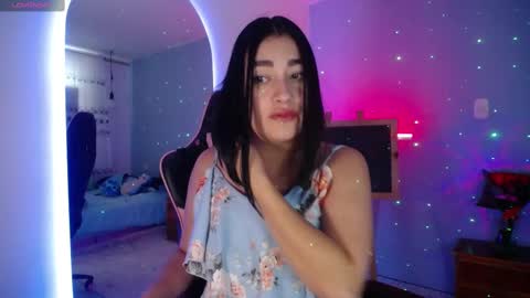 Snapshot of _santalove_ chatting on 09/18/25, 06:32 SantaLove online show from 09/18/25, 06:32