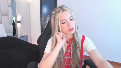 Sara online show from 12/29/24, 03:03