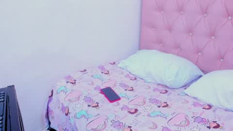 Snapshot of _saray_rose chatting on 06/03/26, 02:33 _saray_rose online show from 06/03/26, 02:33