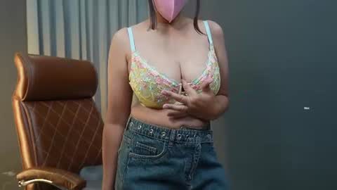 Savreen online show from 07/18/26, 07:34