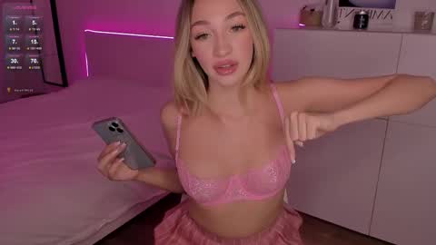 Snapshot of _secretdesire chatting on 10/17/25, 05:48 Kat online show from 10/17/25, 05:48