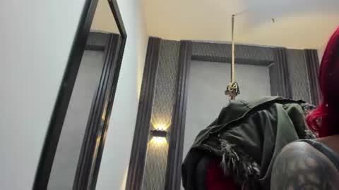 Snapshot of _selene_red chatting on 06/19/26, 02:05 Selene online show from 06/19/26, 02:05