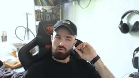 Ask me online show from 06/10/26, 02:05