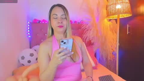 Snapshot of _sexbunny_ chatting on 07/14/26, 04:06 _sexbunny_ online show from 07/14/26, 04:06