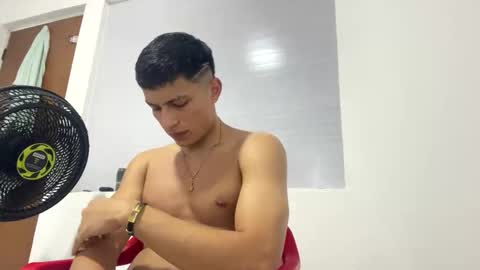 Snapshot of _sexy_jack chatting on 12/27/24, 10:37 Juan Pablo-independent model online show from 12/27/24, 10:37