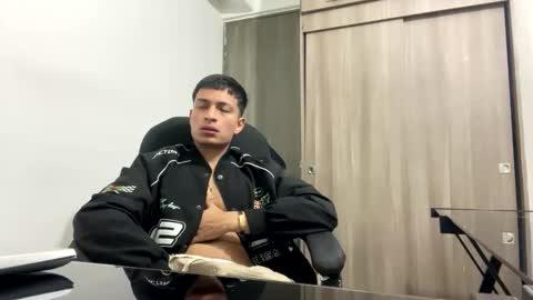 Snapshot of _sexy_jack chatting on 02/16/25, 05:48 Juan Pablo-independent model online show from 02/16/25, 05:48