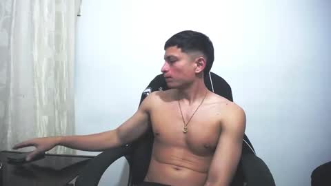 Snapshot of _sexy_jack chatting on 02/20/25, 03:34 Juan Pablo-independent model online show from 02/20/25, 03:34