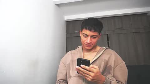 Juan Pablo-independent model online show from 02/02/26, 09:46