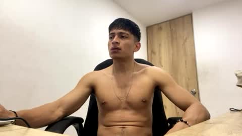 Juan Pablo-independent model online show from 07/01/26, 05:31
