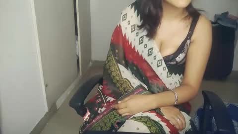 _shalini_0 online show from 10/08/25, 12:47