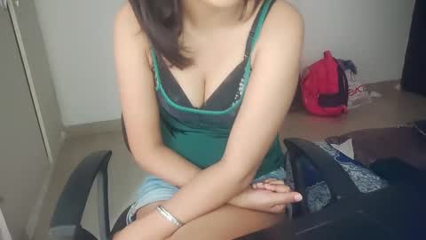 _shalini_0 online show from 10/09/25, 02:20